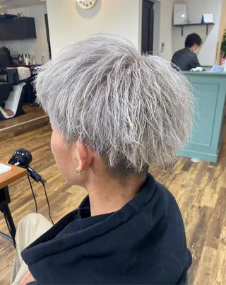 ショート カラー パーマ メンズ TELA HAIR 副代表 岡田のヘアスタイル