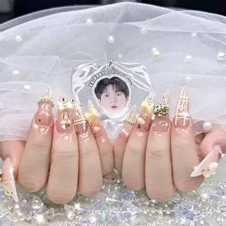 ネイル H-nail ロング/3D/Y2Kのネイルデザイン