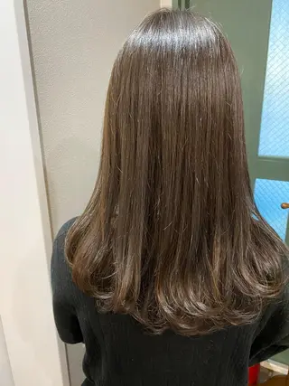 ロング カラー moanin モーニンのヘアスタイル