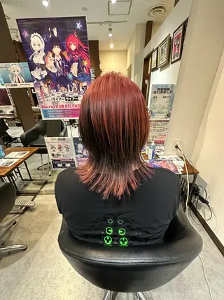 ミディアム 渡部凌我 小顔ウルフ ハイトーンカラーのヘアスタイル