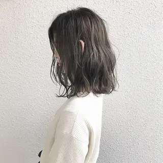ミディアム カラー CHERIEブリーチ ダブルカラー 天神のヘアスタイル