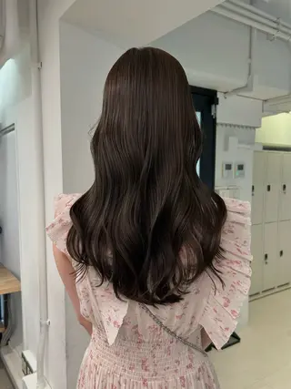 セミロング カラー lomalia moekaのヘアスタイル
