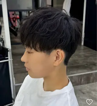 メンズ 🌟デザインカラー 久保悠那のヘアスタイル