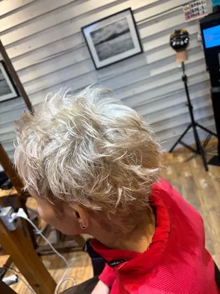 カラー メンズ 渡辺 星来のヘアスタイル
