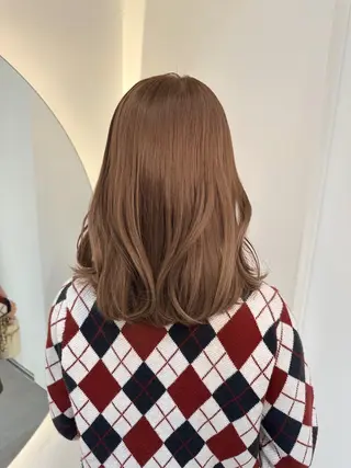 ミディアム カラー ヘアアレンジ 透明感カラー🩵 レイヤーカットYUIのヘアスタイル