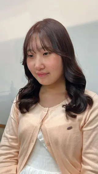 セミロング カラー 安達 咲のヘアスタイル