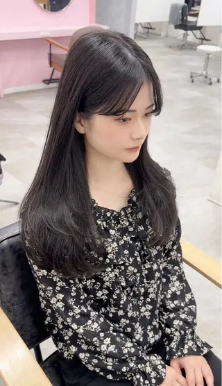 ロング カラー コテ巻き風パーマ 縮毛矯正が得意のヘアスタイル