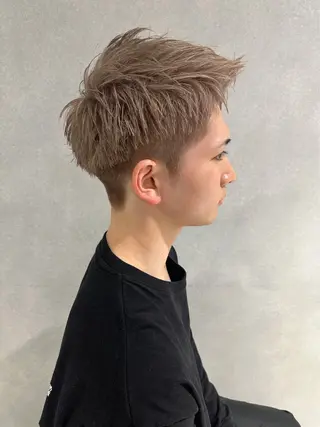 ショート カラー 唐澤 千尋のヘアスタイル