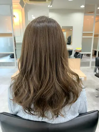 ロング カラー 髪質改善🩵艶髪 ストレート🩵山口のヘアスタイル