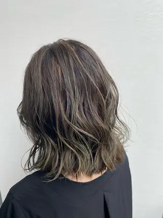 ミディアム カラー 飯塚 竜之介のヘアスタイル