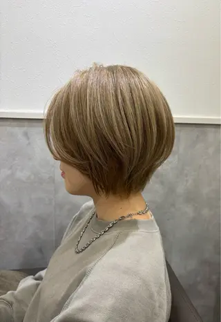 ショート カラー ROCCA hair Manamiのヘアスタイル