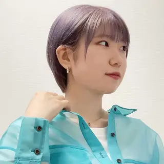 ショート カラー ハイトーン🤍 古江 実夢のヘアスタイル
