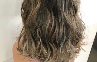 セミロング カラー Oopsレイヤー 加藤澄都のヘアスタイル