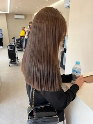 セミロング 佐藤 菜穂のヘアスタイル