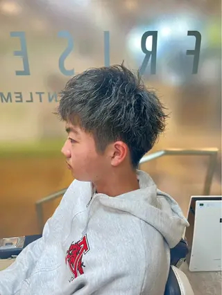 ショート パーマ メンズ 佐々木 優人のヘアスタイル
