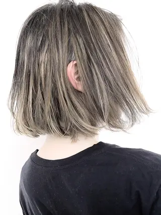 ミディアム 嶋崎 留美のヘアスタイル