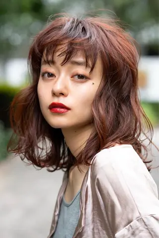 ミディアム カラー 🉐レイヤー/塩見 弘樹🉐渋谷のヘアスタイル