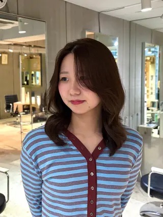 ミディアム 喜友名 ウララのヘアスタイル