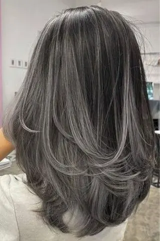 カラー MIURA HANAKIのヘアスタイル