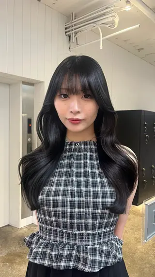 ロング フカミ マナカのヘアスタイル