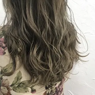 ミディアム カラー 脱!黒髪 ダブルカラー【上野】のヘアスタイル
