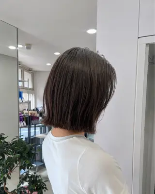 ショート 抜け感レイヤー/ 透明感カラー/Aoiのヘアスタイル