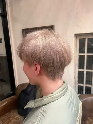 カラー 小山 奈津のヘアスタイル