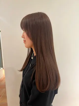 ロング 成岡 愛美のヘアスタイル