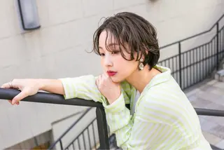 ショート カラー 具志 真理子のヘアスタイル