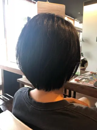 ショート そそ　喜 多のヘアスタイル