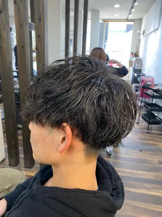 ショート パーマ メンズ 堀 広夢のヘアスタイル