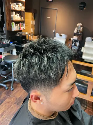 ショート カラー 木下 龍斗のヘアスタイル