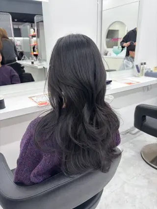 ロング 抜け感レイヤー︴ ニュアンスカラーのヘアスタイル