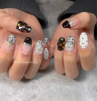ネイル ネイルルームリッカ 𝐦𝐚𝐲𝐮のネイルデザイン