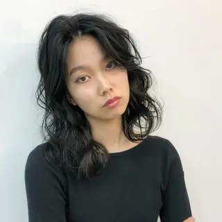 ミディアム カラー パーマ ashuley YUKIのヘアスタイル