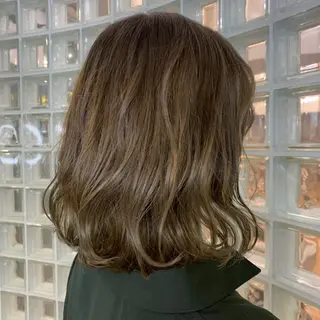 カラー 渡部凌我 小顔ウルフ ハイトーンカラーのヘアスタイル