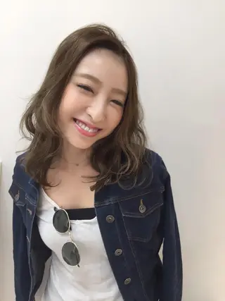 セミロング 柔らかな縮毛矯正 透明感カラー💫のヘアスタイル