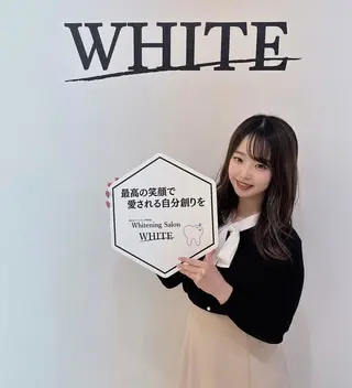 ミディアム カラー ヘアアレンジ メンズ ネイル マツエク・マツパ アイブロウ ホワイトニング専門店 WHITE岐阜店のエステ・リラクイメージ