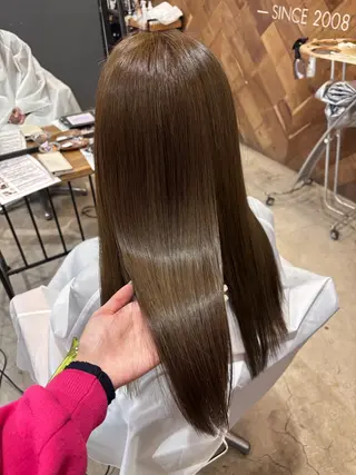 ロング カラー 新村 小夏のヘアスタイル