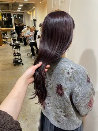 ロング カラー MIOベージュカラー 柔らかいカラーのヘアスタイル