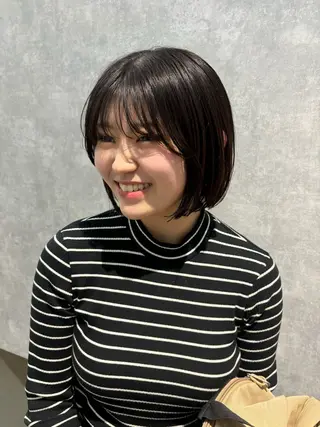 ショート 🌐NATSUMI 🌐【寒色カラー】のヘアスタイル