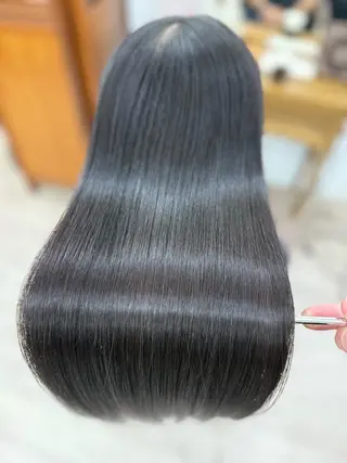 ミディアム 髪質改善特化🔥縮毛 、美髪形成のプロ✂️のヘアスタイル
