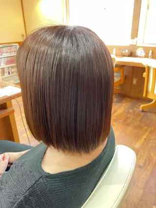 ミディアム カラー 岩井 佑城のヘアスタイル