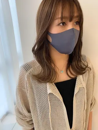 ロング カラー 梅本 有希のヘアスタイル