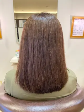 セミロング パーマ 辻出 綾弥のヘアスタイル