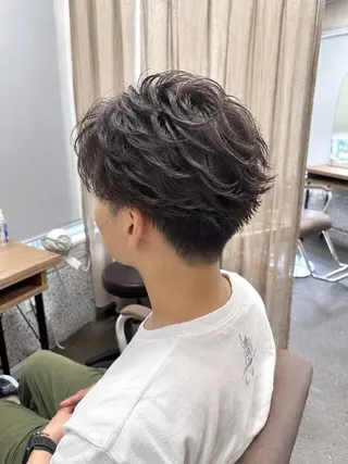 ショート ❤️可愛いハイトーン ならMINATOのヘアスタイル