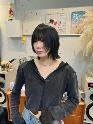 ショート カラー 黒田 千晴のヘアスタイル