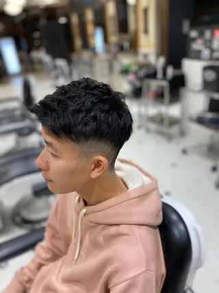 ショート メンズ 山﨑 愛也のヘアスタイル