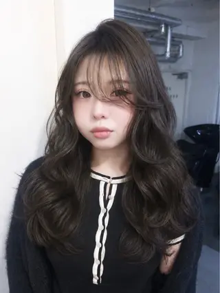 ロング 大沼 蘭のヘアスタイル