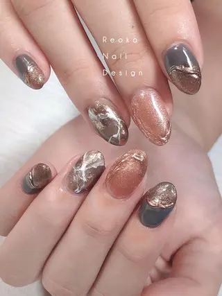 ミディアム ネイル Blowe ニュアンスのネイルデザイン